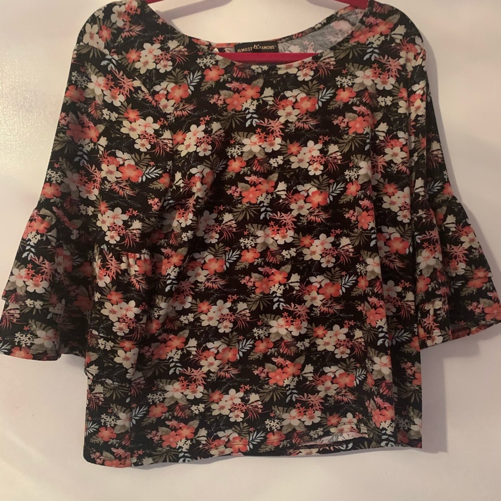 Bell sleeve top